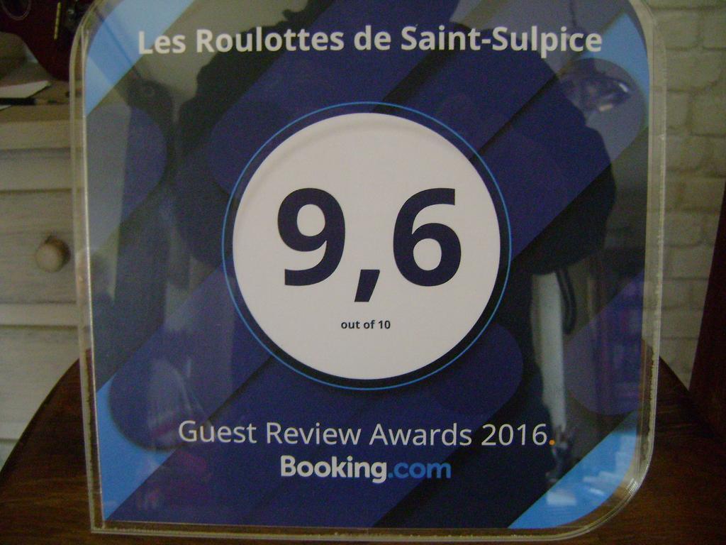 Les Roulottes De Saint-Sulpice Guest House Exterior photo